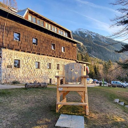 Hostel Valvasorjev Dom Pod Stolom Zirovnica Exterior foto