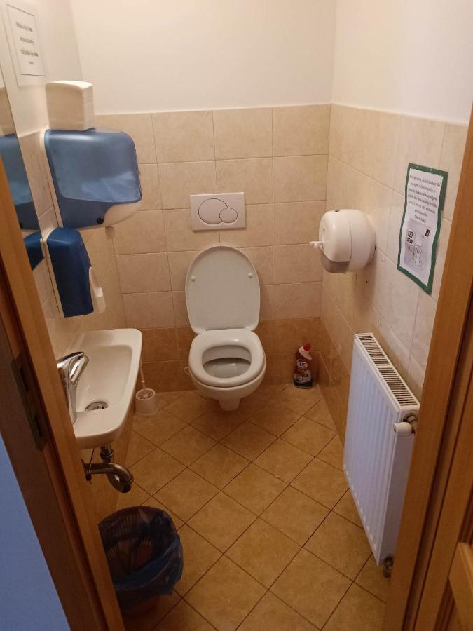 Hostel Valvasorjev Dom Pod Stolom Zirovnica Exterior foto